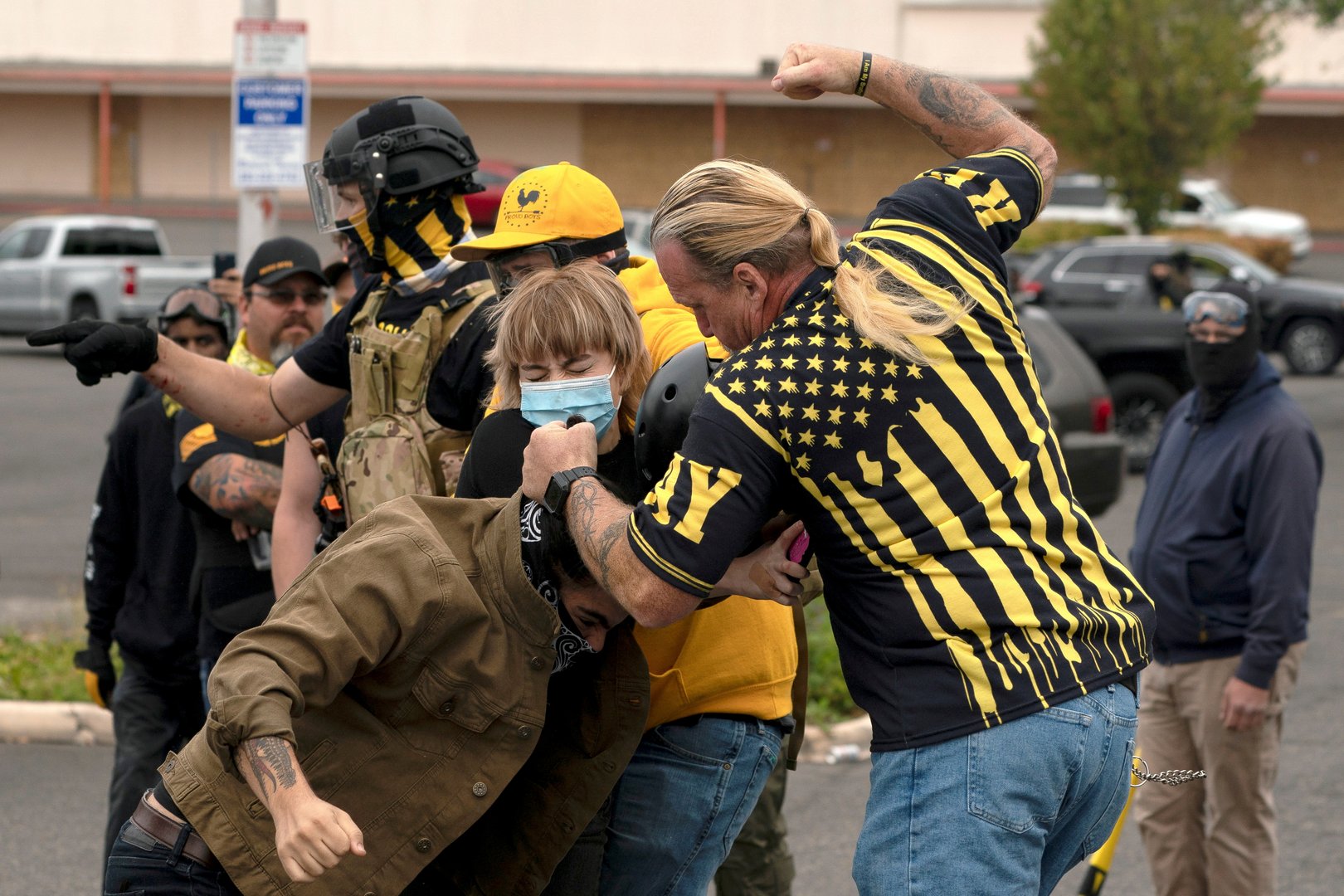 image Portland protests see clashes between far-right, far-left groups