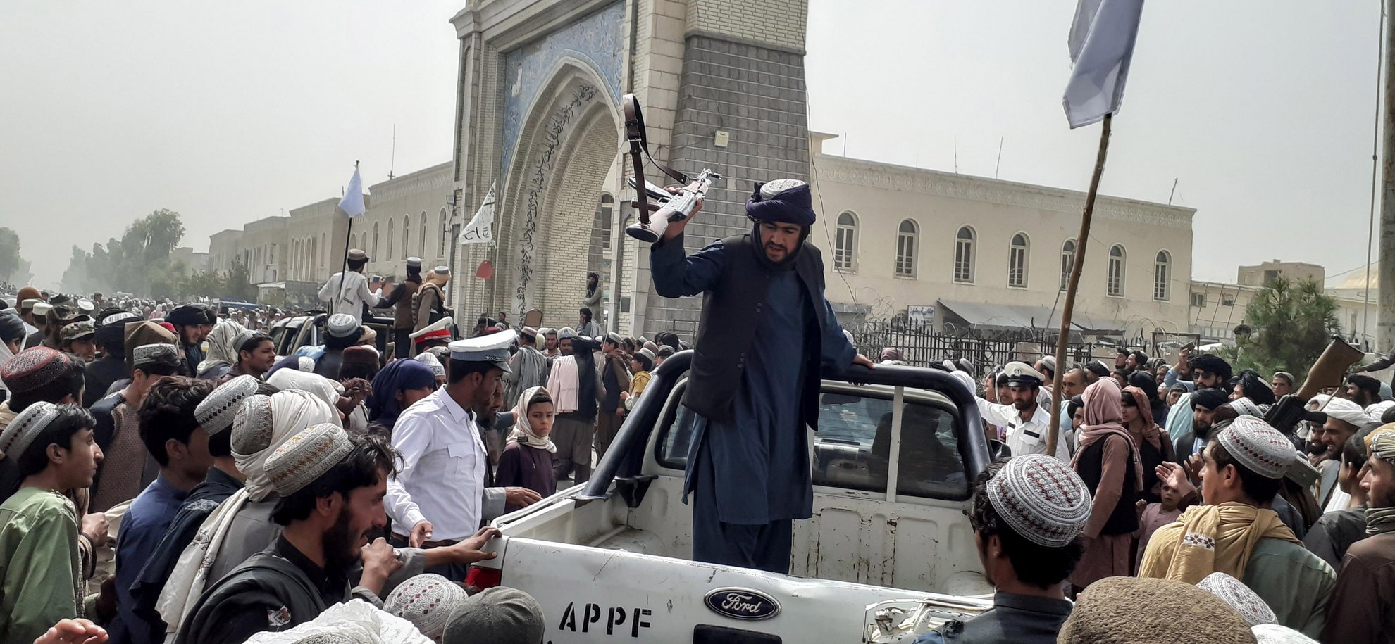 image Taliban want full power after return to Afghanistan capital (Update 8)