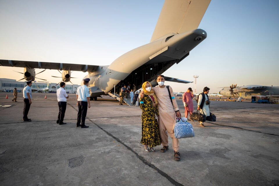 evacuees from afghanistan arrive in an airbus a400 transport aircraft of the german air force luftwaffe in tashkent