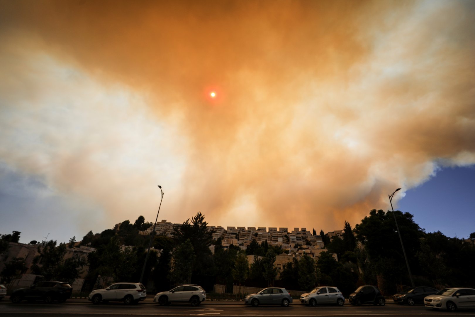 image Israel seeks help from abroad to battle fires near Jerusalem (Updated)