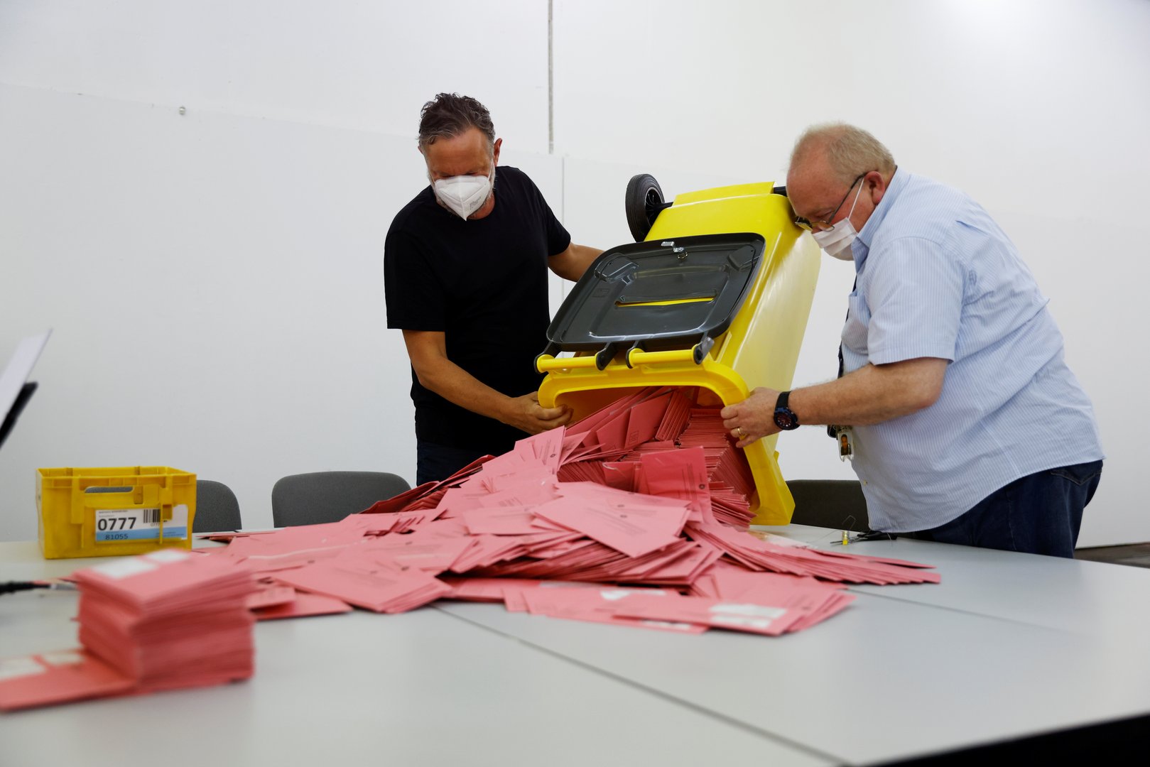 image German CDU/CSU and SPD tied in national election &#8211; exit poll (Update)