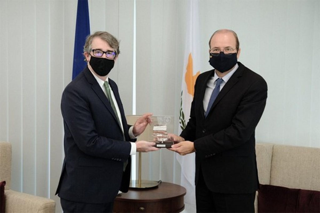 image Defence ministries from Cyprus, US meet