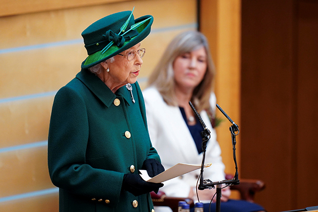 image Eyes of the world will be on Scotland for climate summit, queen says