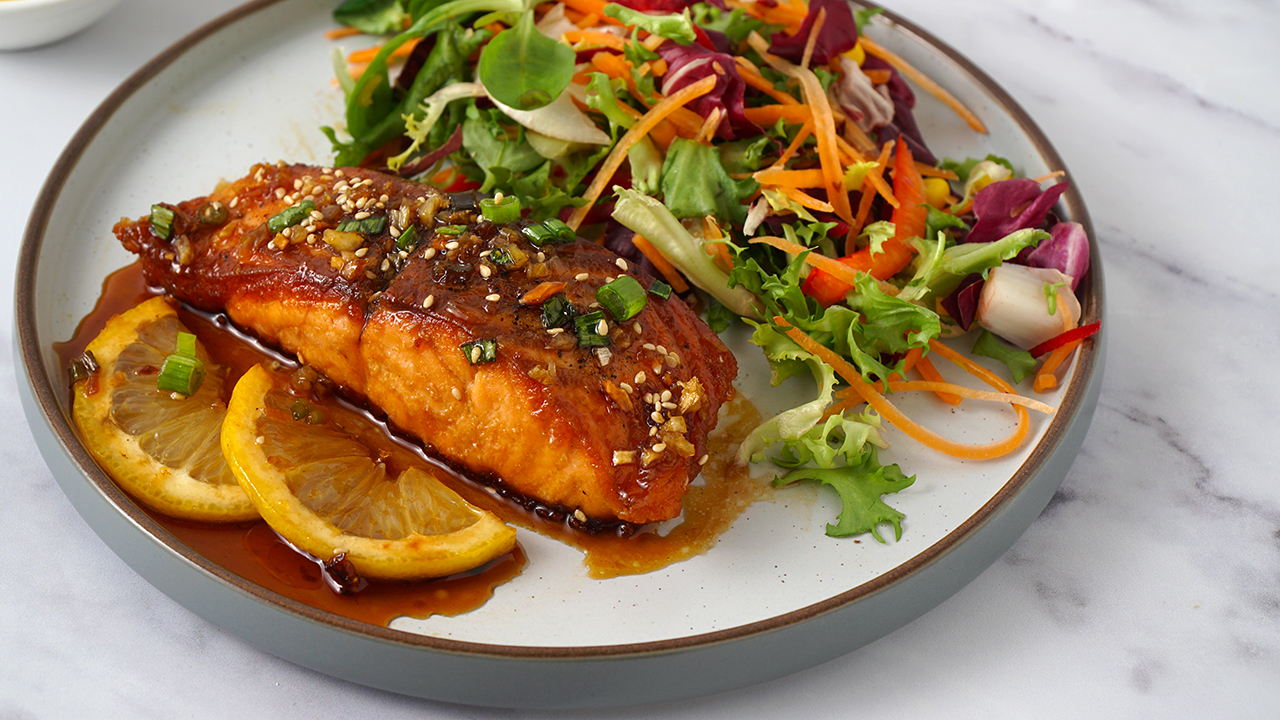 honey garlic salmon thumb