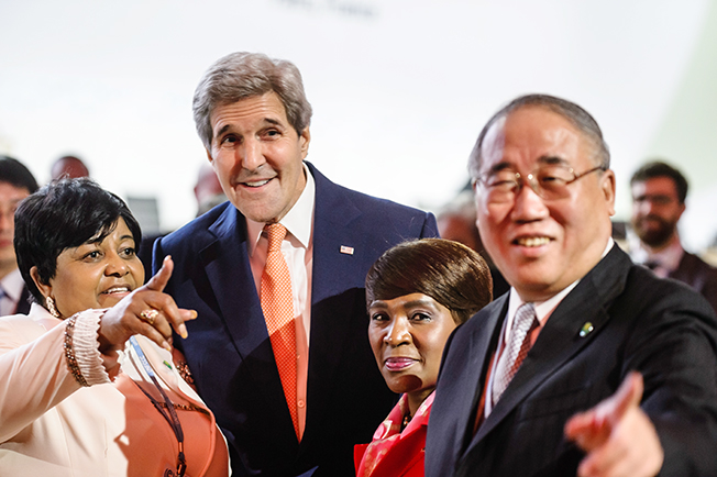 image US and China unveil emissions deal in bid to save climate talks