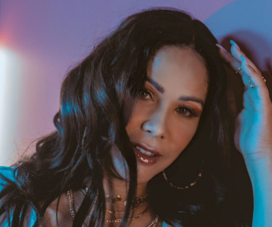 image Taty Pink: The future trend of music