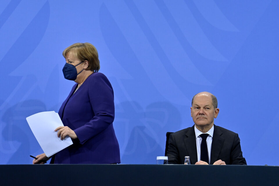 german chancellor angela merkel and her designated successor olaf scholz news conference