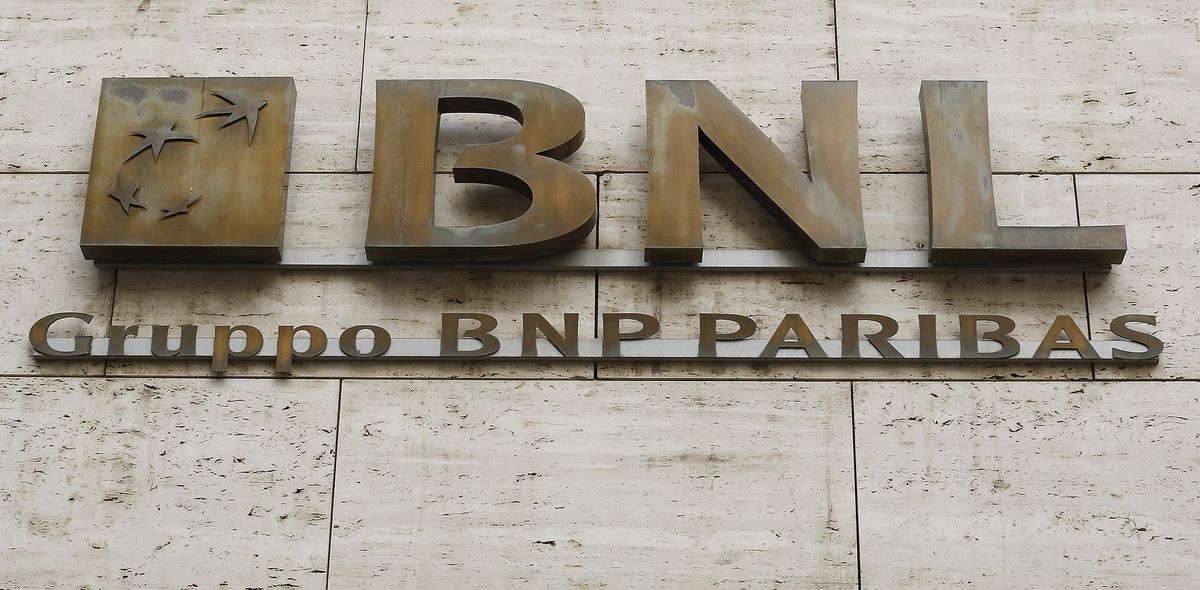 image Staff at BNP&#8217;s Italian bank stage first strike since 1990s