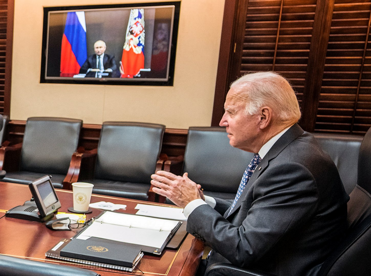 image Biden, G7 hit Russian trade in latest Ukraine retaliation (Update 2)
