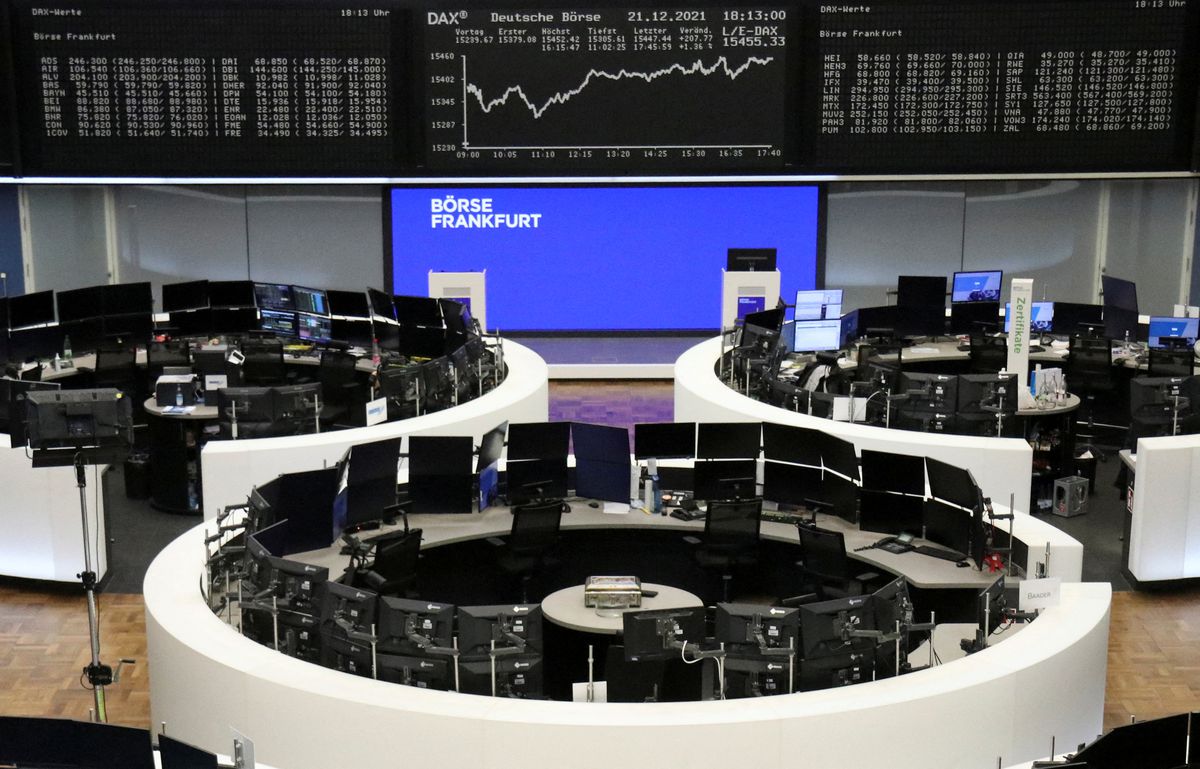 image European shares end at near one-week highs, boosted by tech stocks