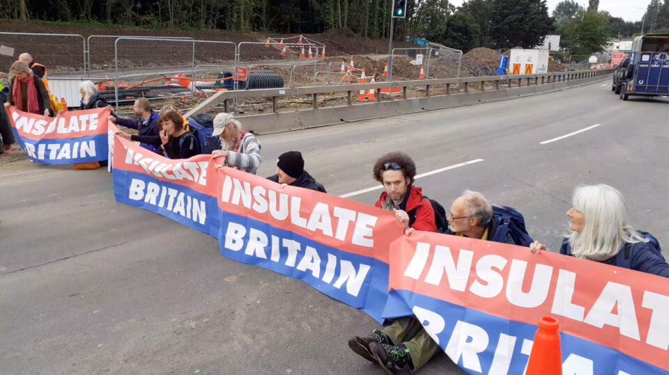 protest of insulate britain on m25 motorway
