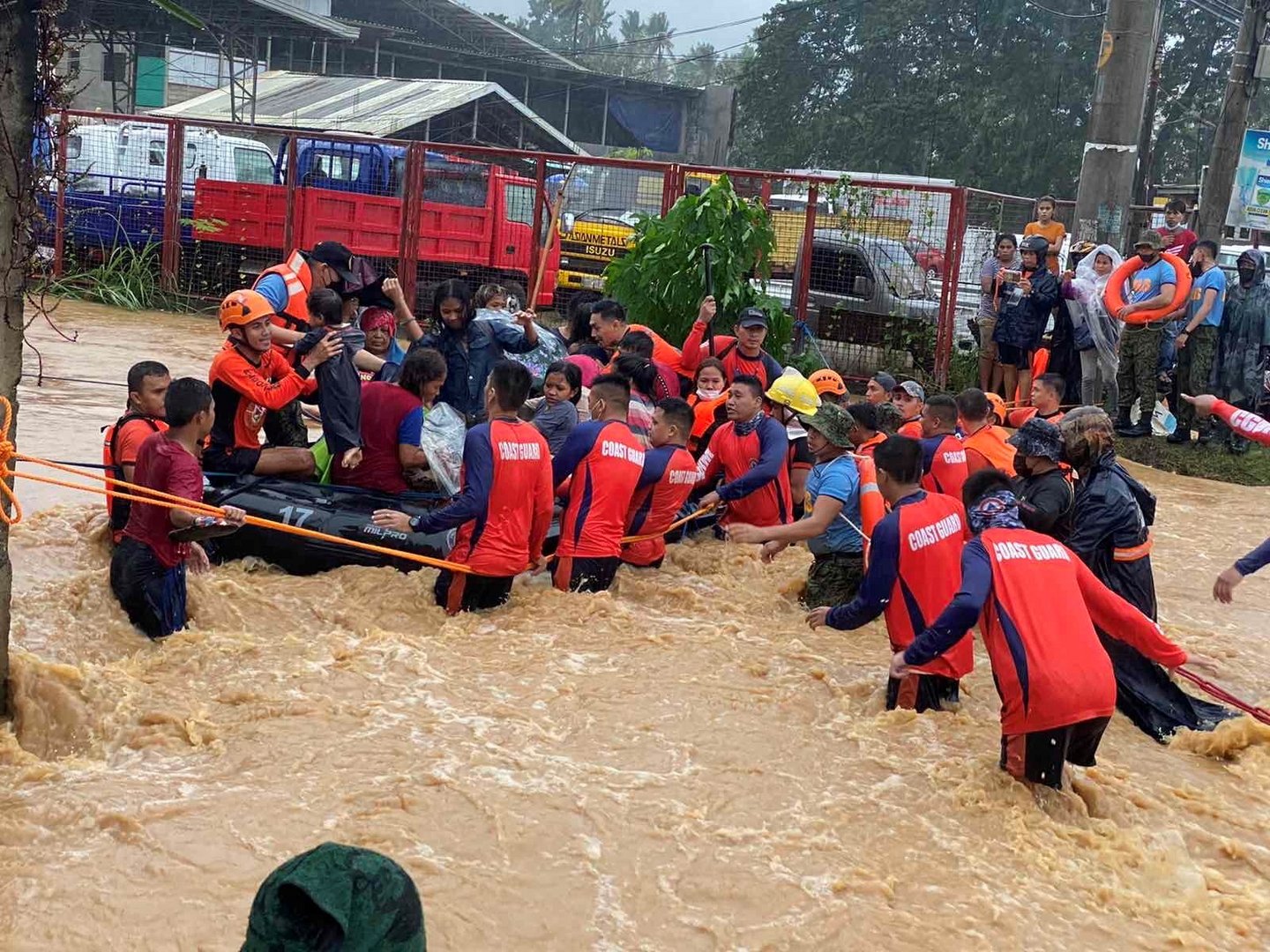 image Super typhoon slams Philippines