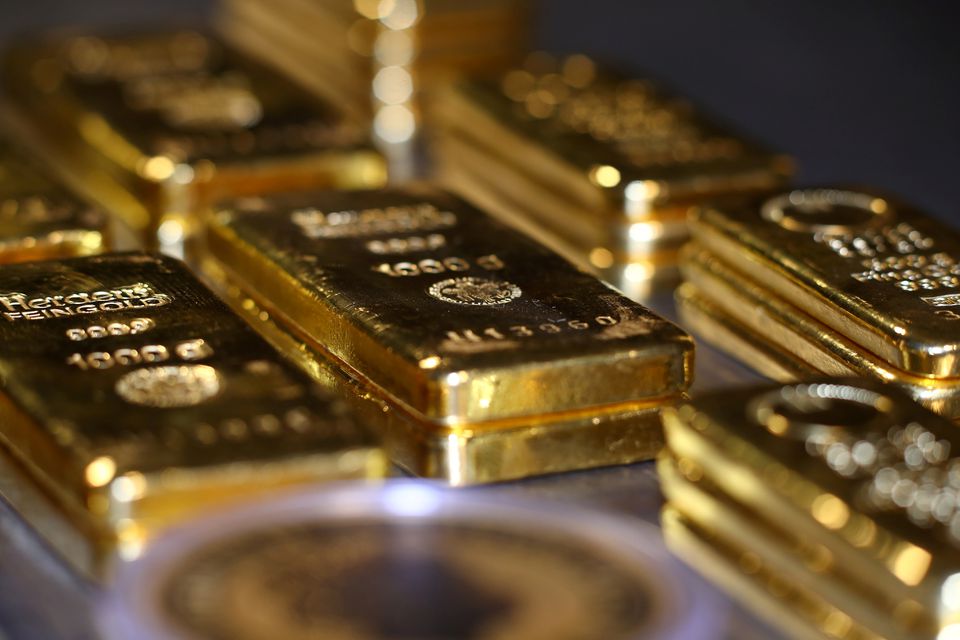 image Gold set for worst year since 2015 on fading safe-haven demand