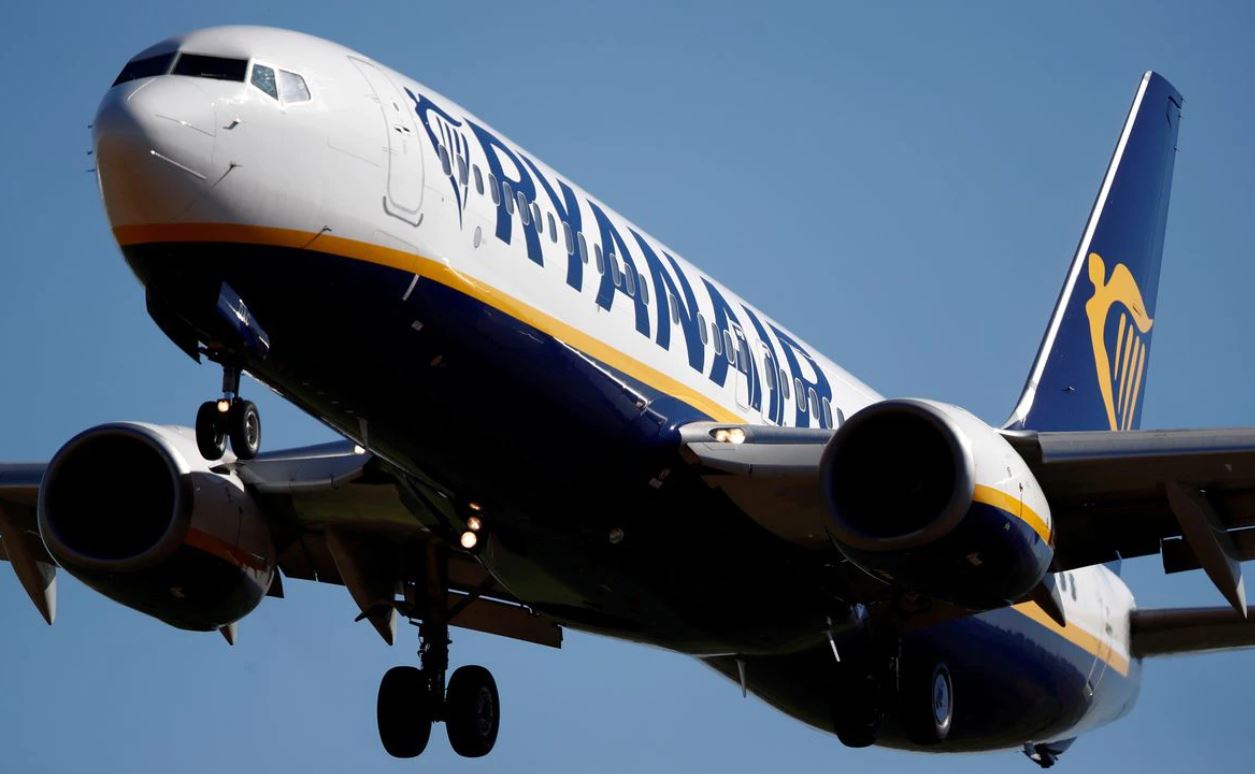 image Ryanair doubles annual loss forecast on Omicron restrictions