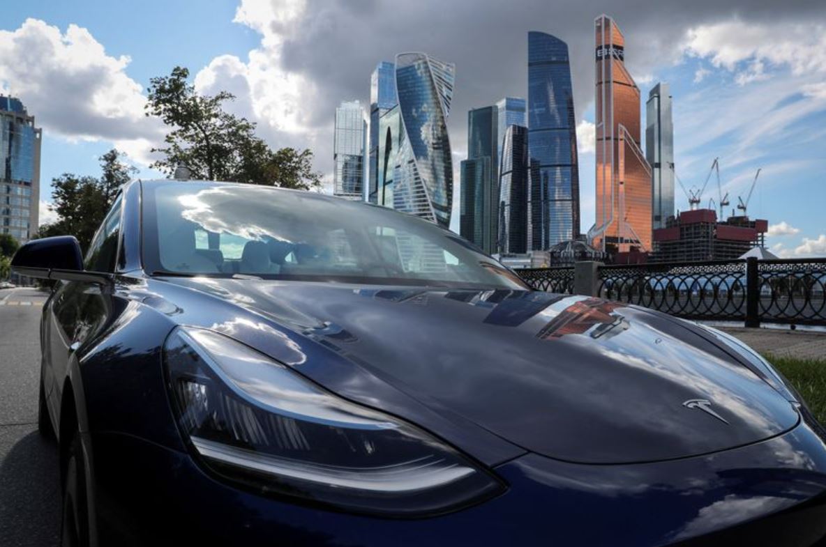 image Tesla recalls over 500,000 vehicles in US