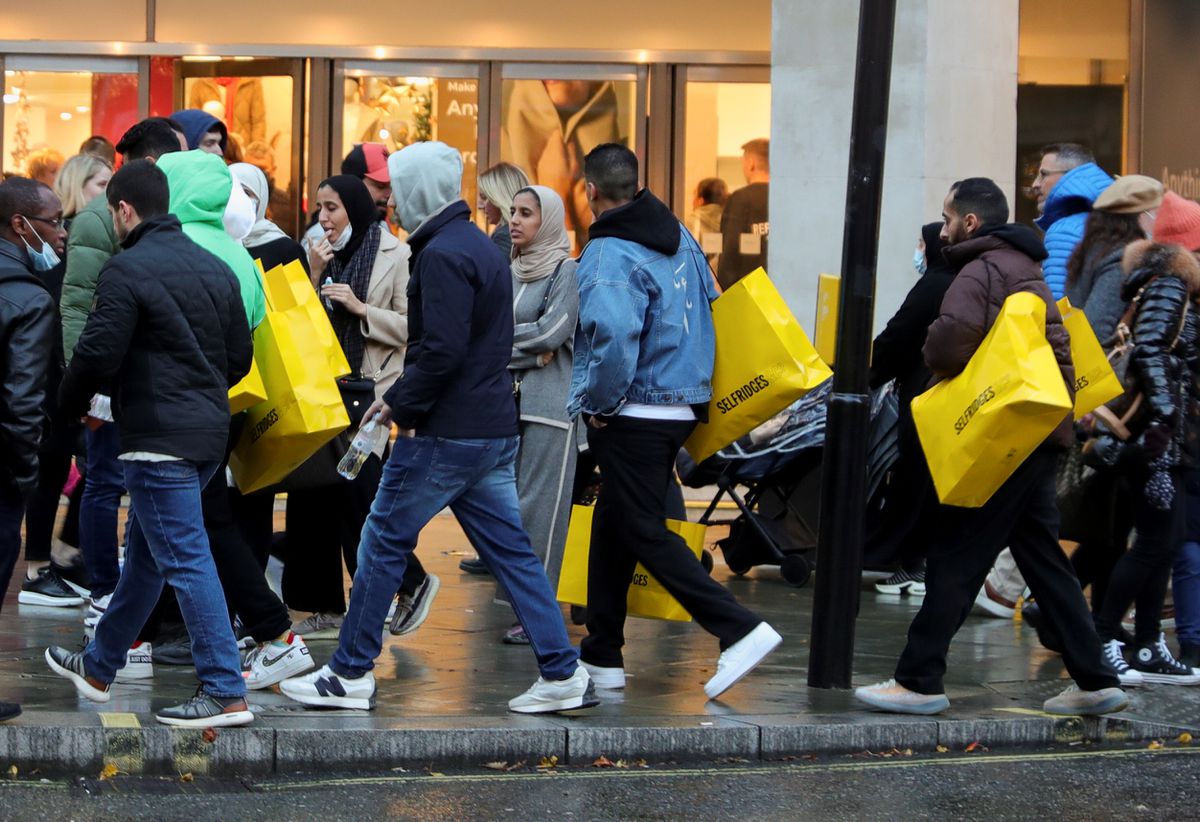UK retail sales fall at fastest rate since first pandemic lockdown