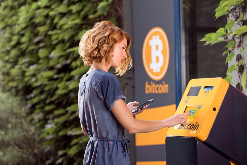 image Comparison of Bitcoin ATMs and online trading sites