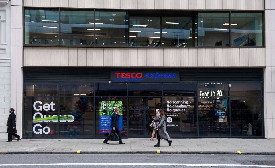 image Britain’s Tesco outperforms rivals over Christmas