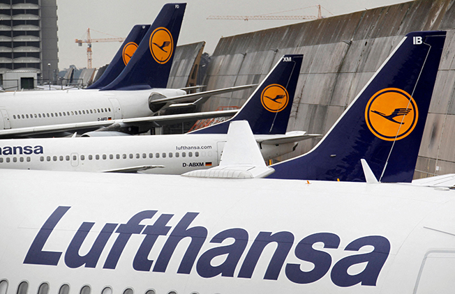 cover Airlines adjusting Ukraine flight schedules amid standoff with Russia