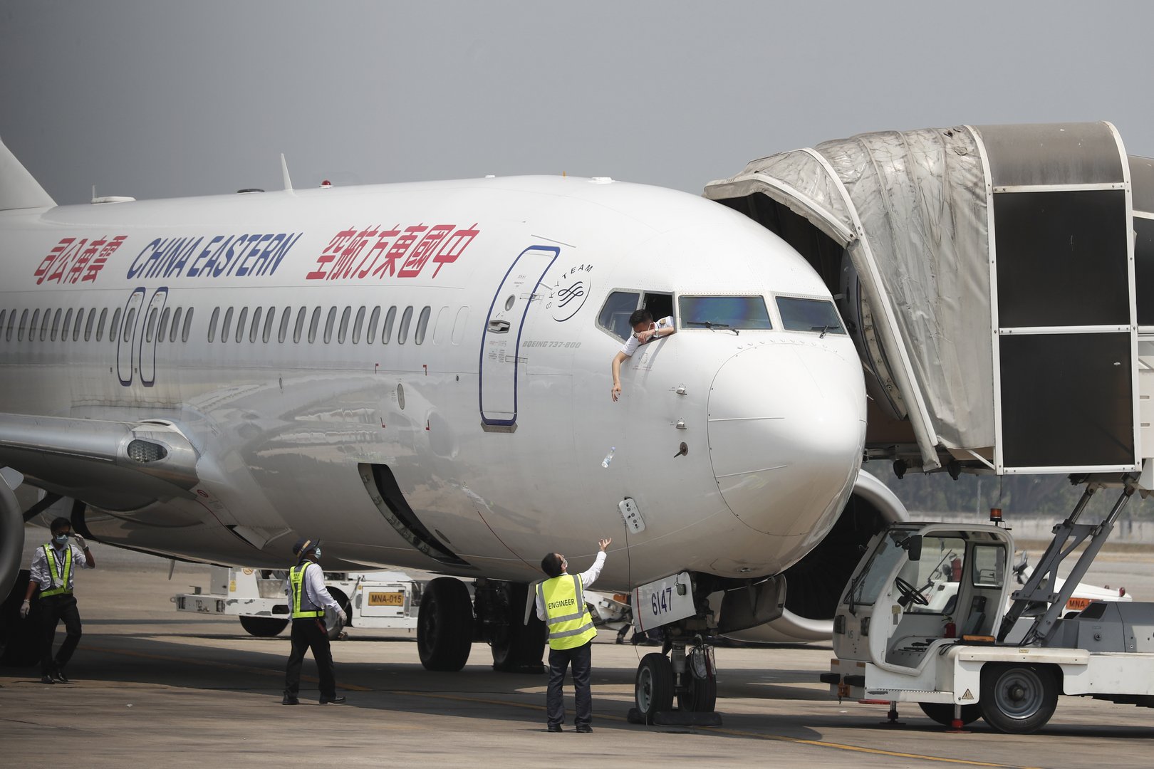 image Chinese Boeing jet crashes in mountains with 132 on board, no sign of survivors (Update 4)