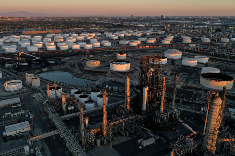 image Oil jumps as EU weighs Russian ban, Saudi refinery output hit