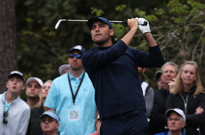 image Scheffler takes control of Masters while Tiger stays in hunt