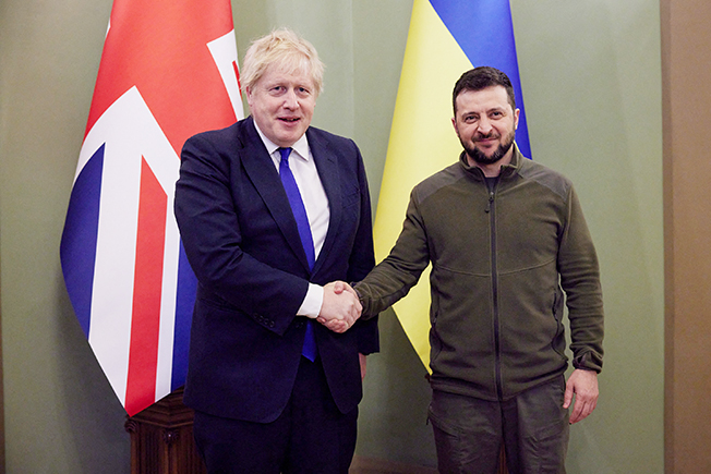 ukraine's president zelenskiy and british pm johnson attend a meeting in kyiv