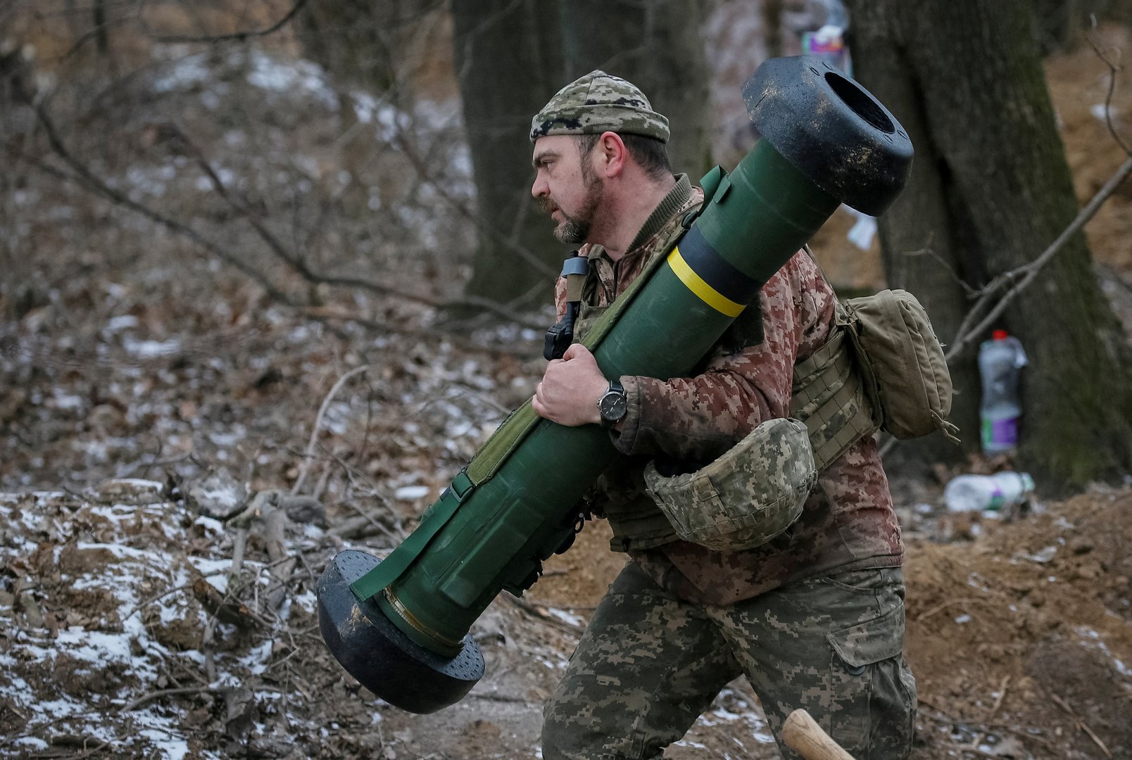 cover Battle looms in Ukraine&#8217;s east, Washington commits to weapons supply (Update 2)