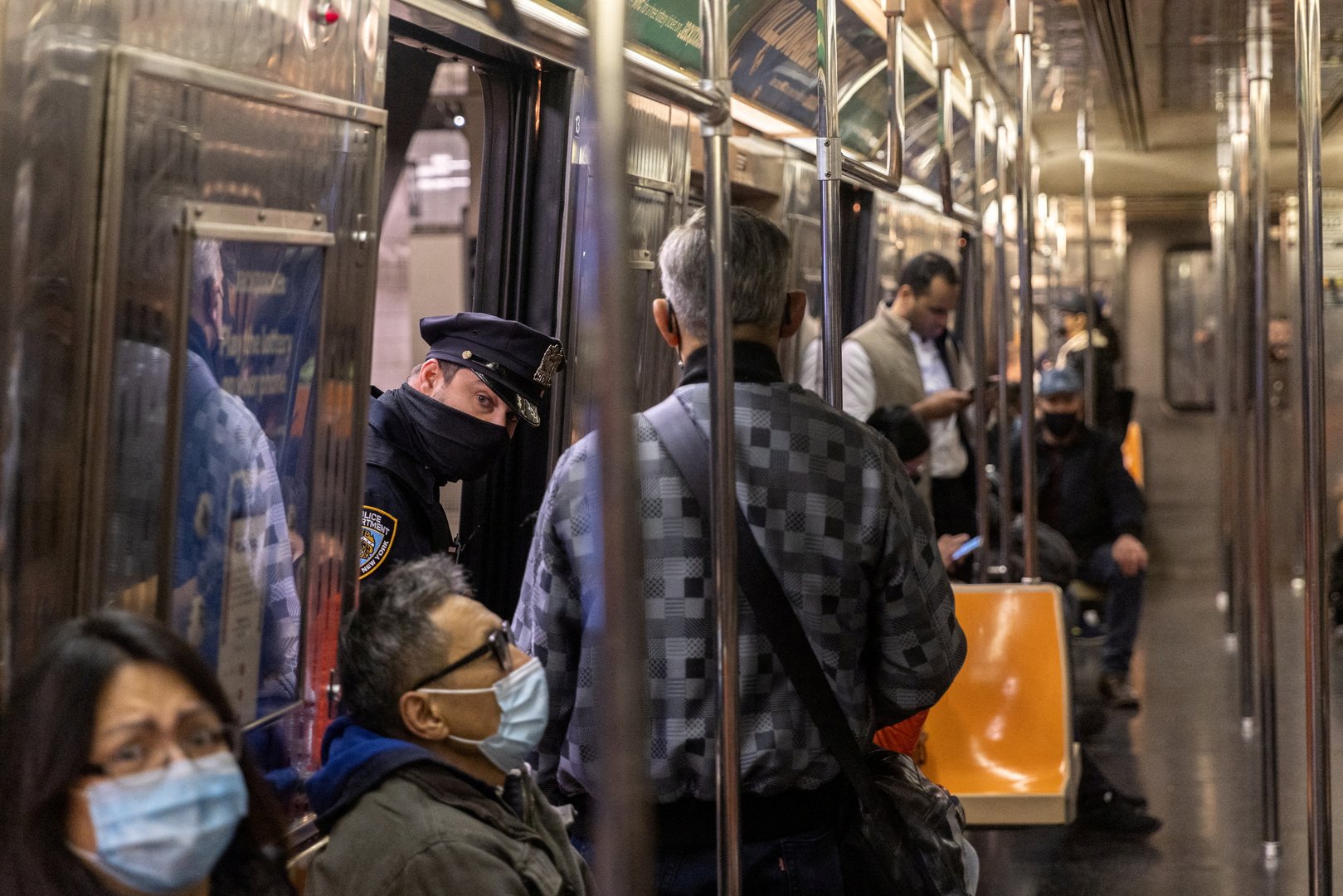 image Search for New York subway gunman centers on man who rented U-Haul van