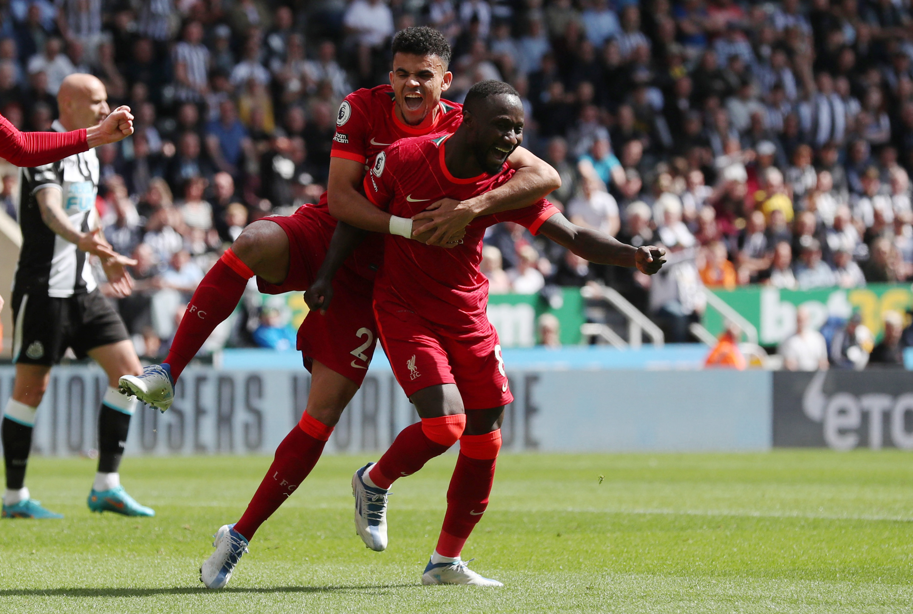 image Liverpool keep pressure on Man City with 1-0 win at Newcastle