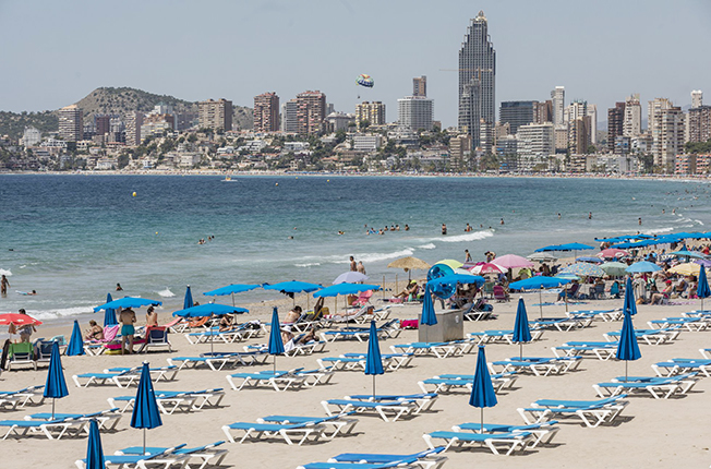 image Spain expects Easter bounce to lift tourism to 80% of pre-COVID levels