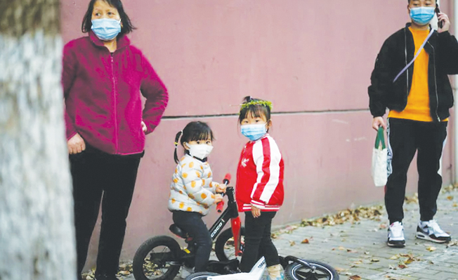 image China sends military to Shanghai to test 26 million residents for Covid