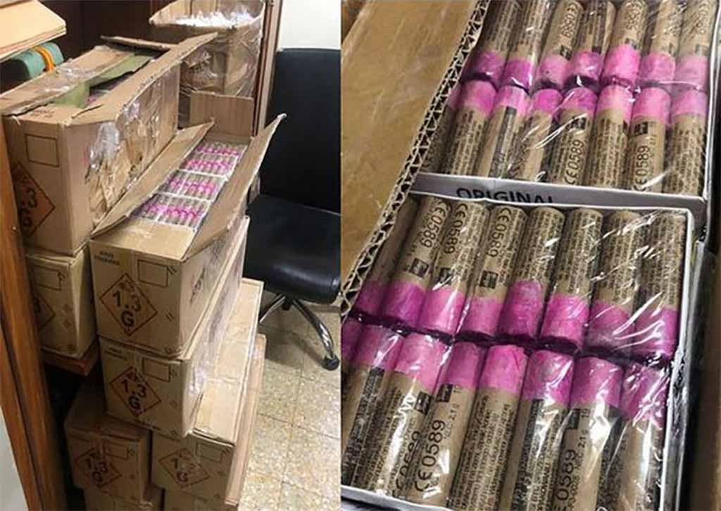 image Police seize over 850 firecrackers