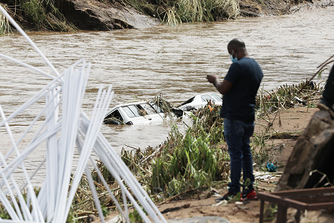 image S. African leader visits flood victims as death toll rises