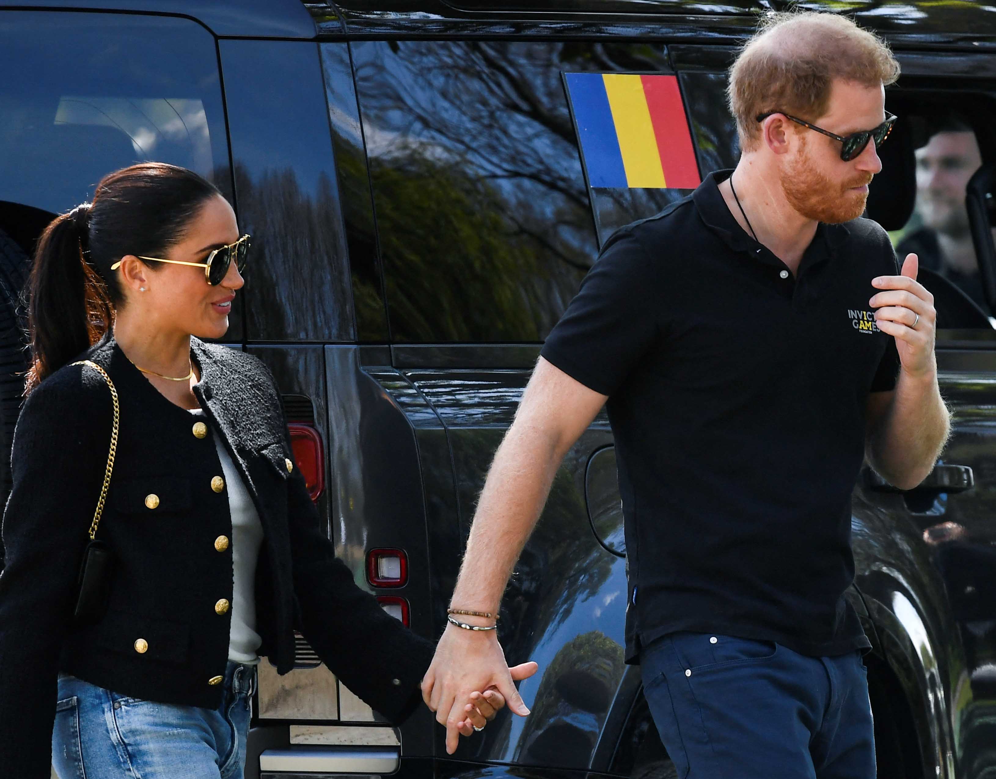 image Queen to attend UK Jubilee celebrations, but snubs for Andrew and Harry