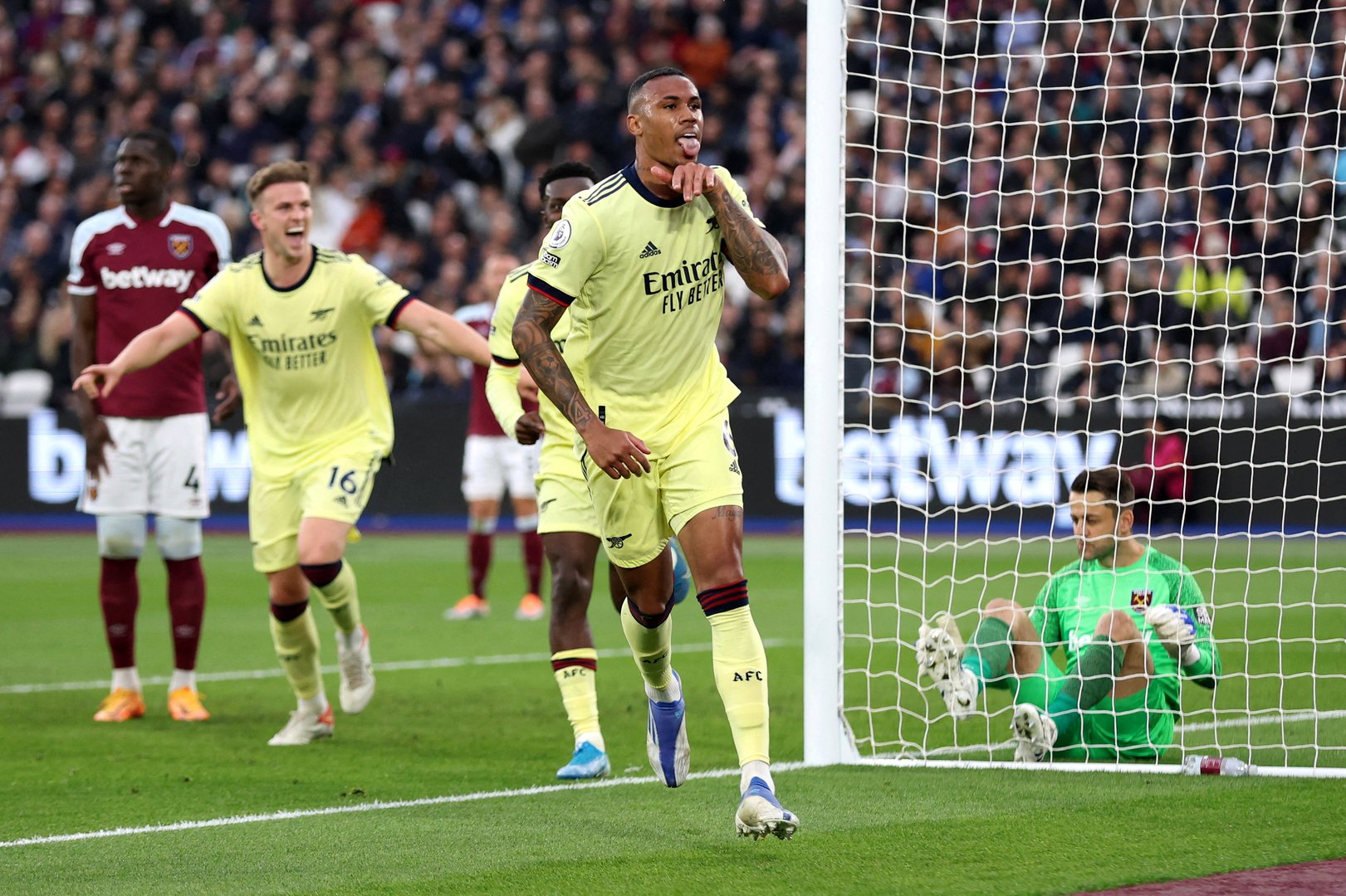 image Arsenal earn crucial win at West Ham in top-four hunt