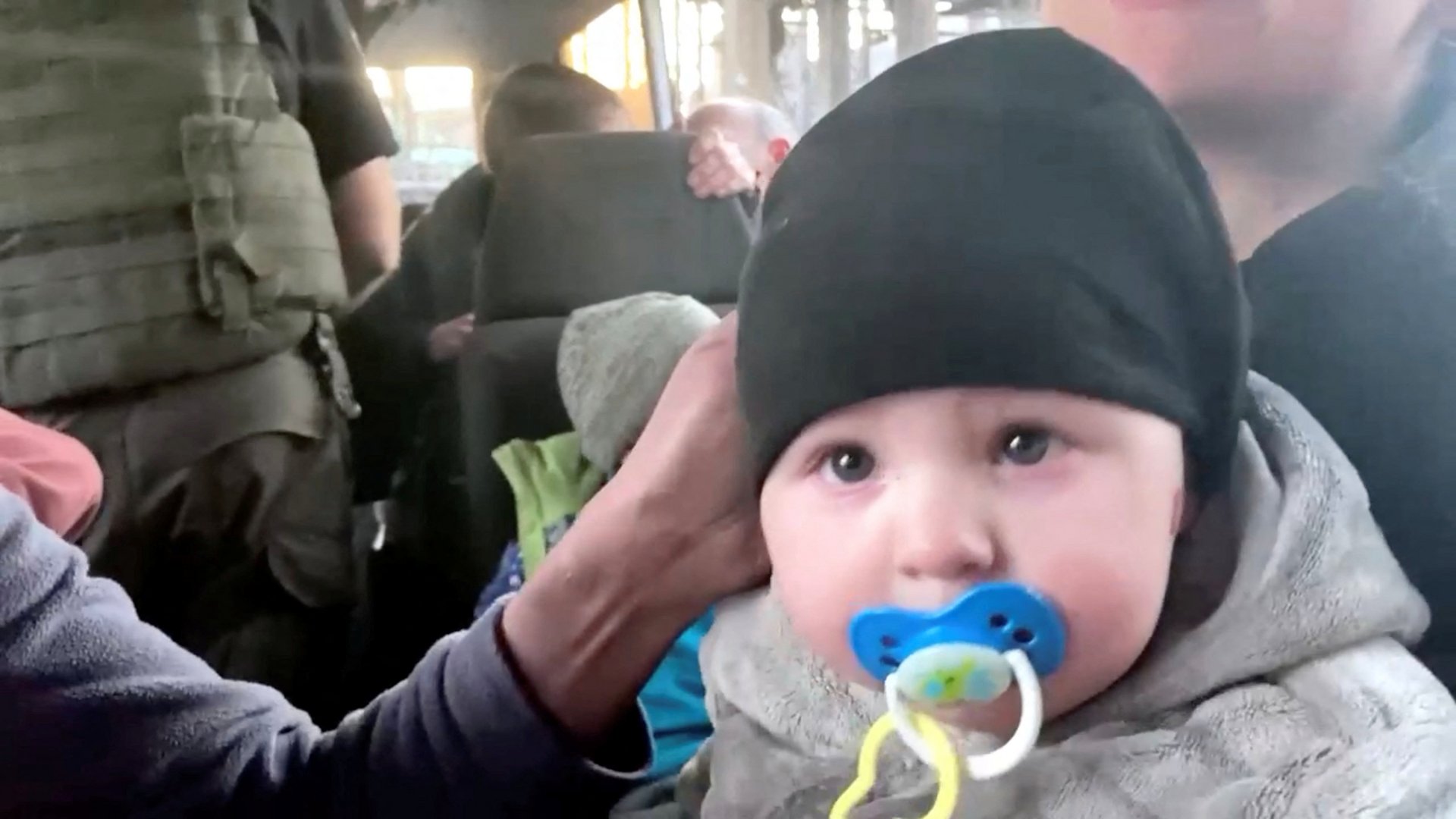 image Civilians evacuated from Ukraine&#8217;s Mariupol, Russia renews shelling (Update)