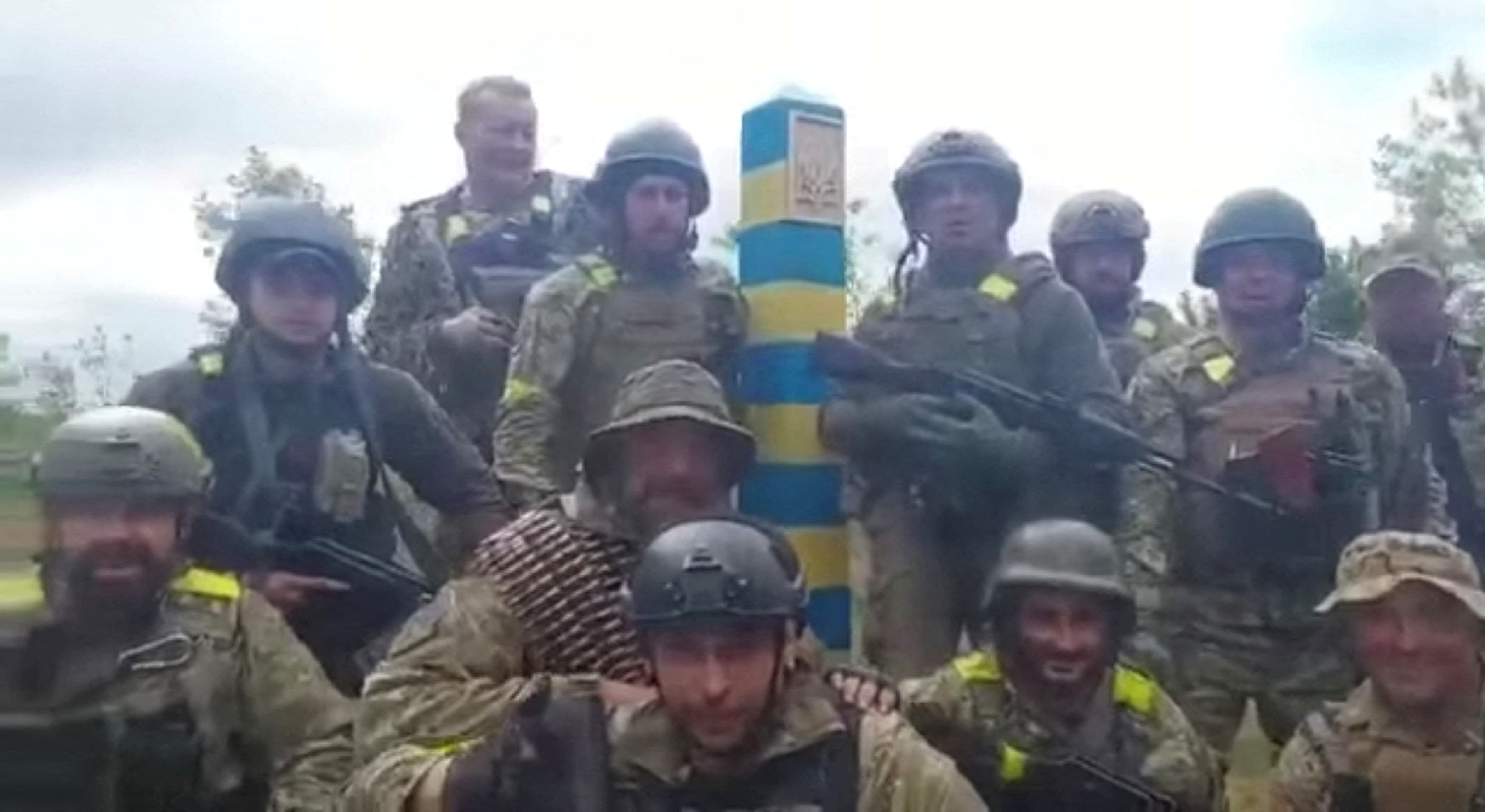 image Ukraine says troops defending Kharkiv have reached Russian border
