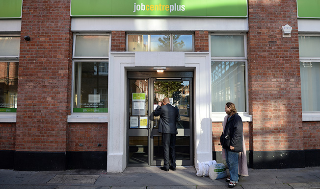 uk unemployment falls in uk