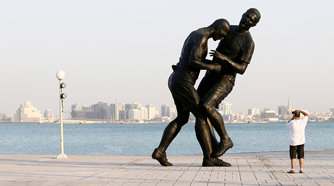 image Qatar to re-install Zidane statue that sparked backlash