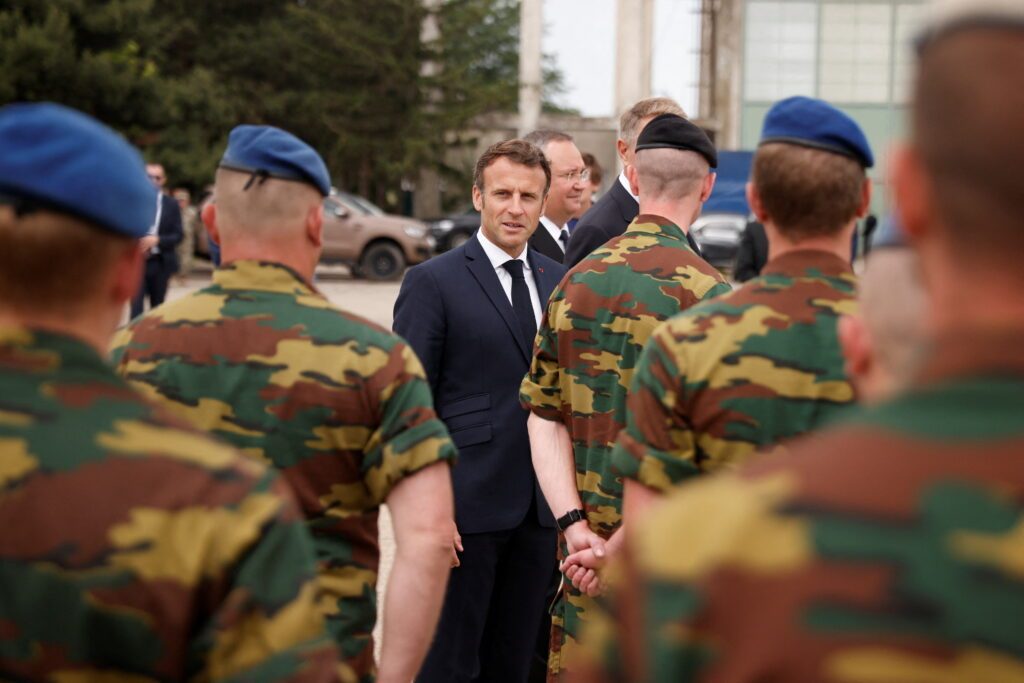 french president macron meets romanian counterpart iohannis at nato base in romania