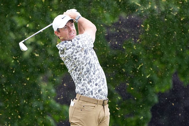 image McIlroy trails US Open leader Hadwin by one, Mickelson struggles