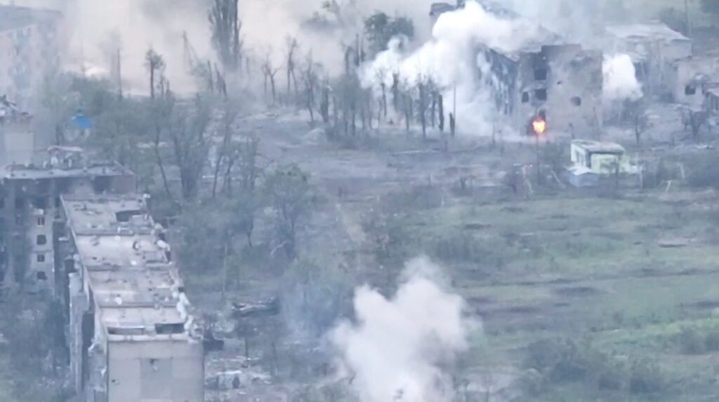 drone footage shows artillery strikes on the ukrainian village of toshkivka in the luhansk region