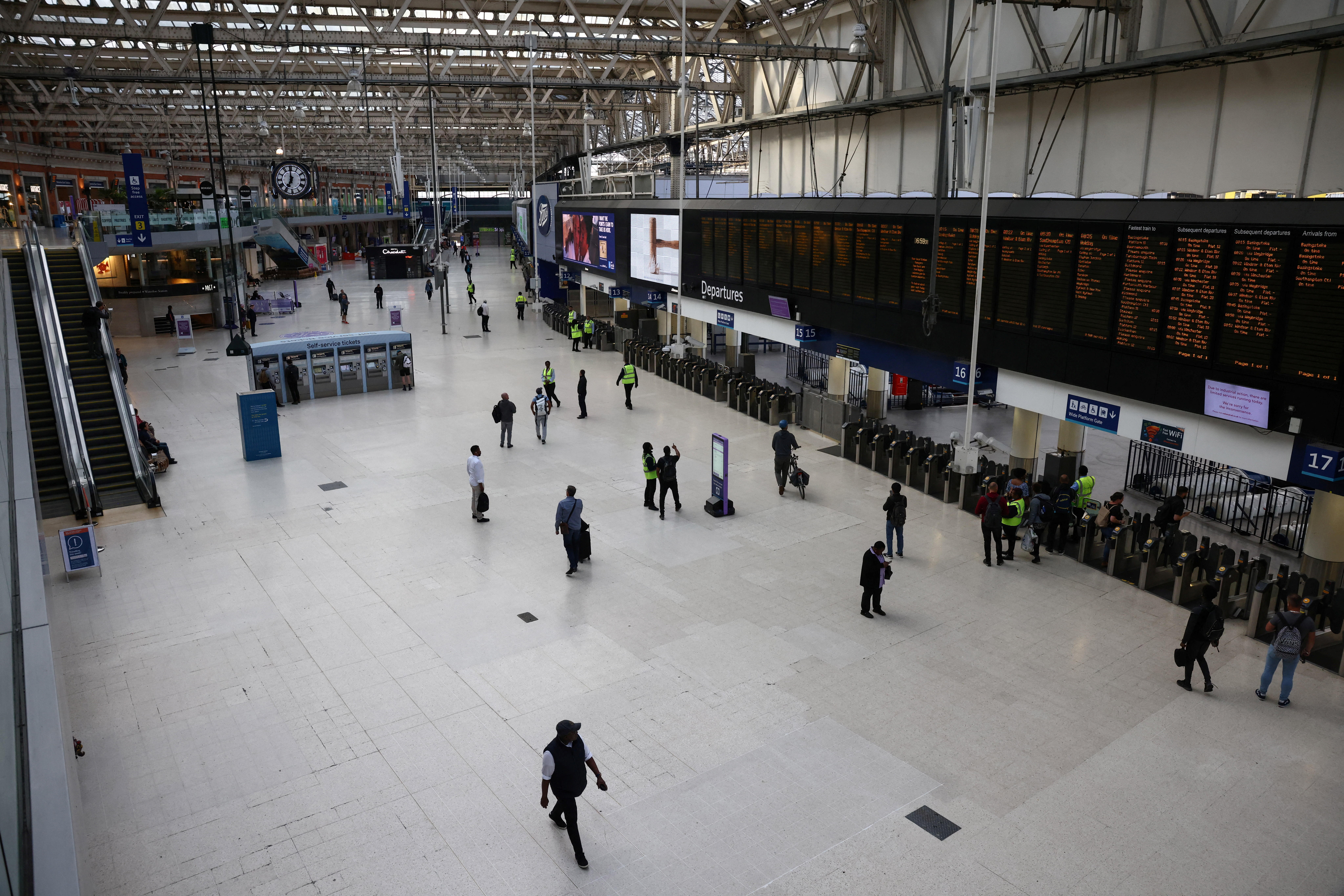 cover Biggest rail strike in 30 years brings UK to standstill (Update)