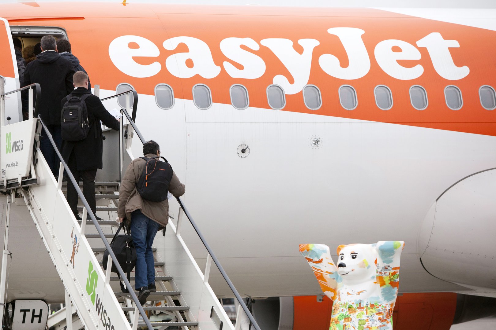 image EasyJet reports £120 million improvement as air travel growth continues
