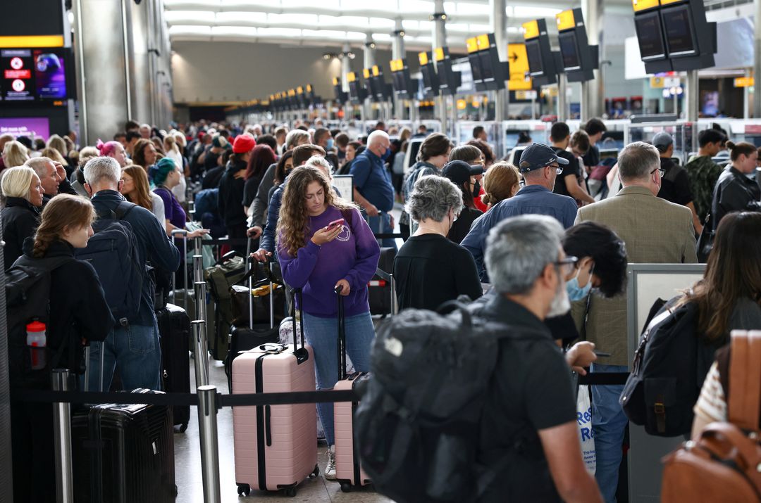 image UK to reduce Heathrow Airport landing fees after airline protests