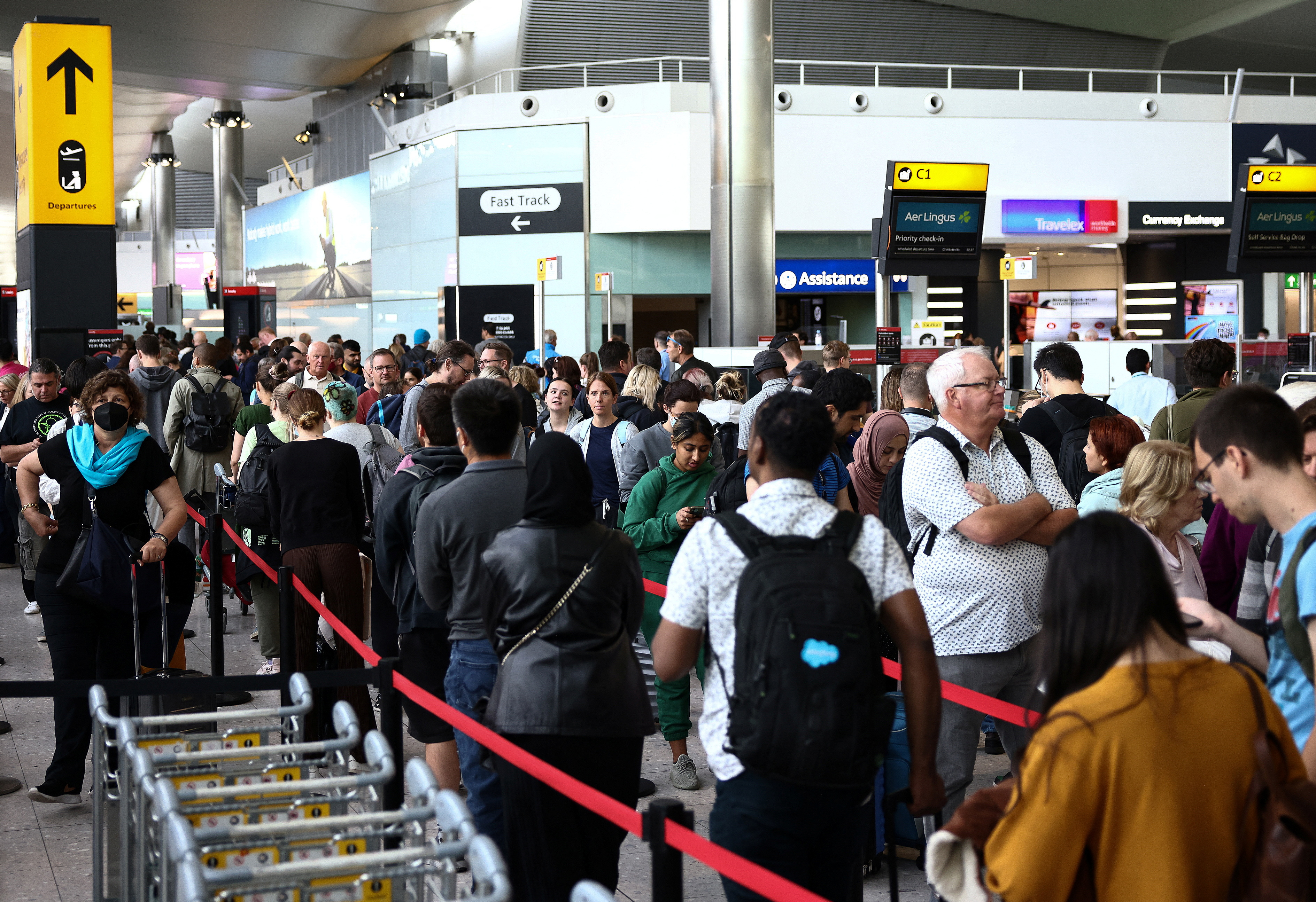 image Heathrow apologises for poor service, could ask for more flight cuts