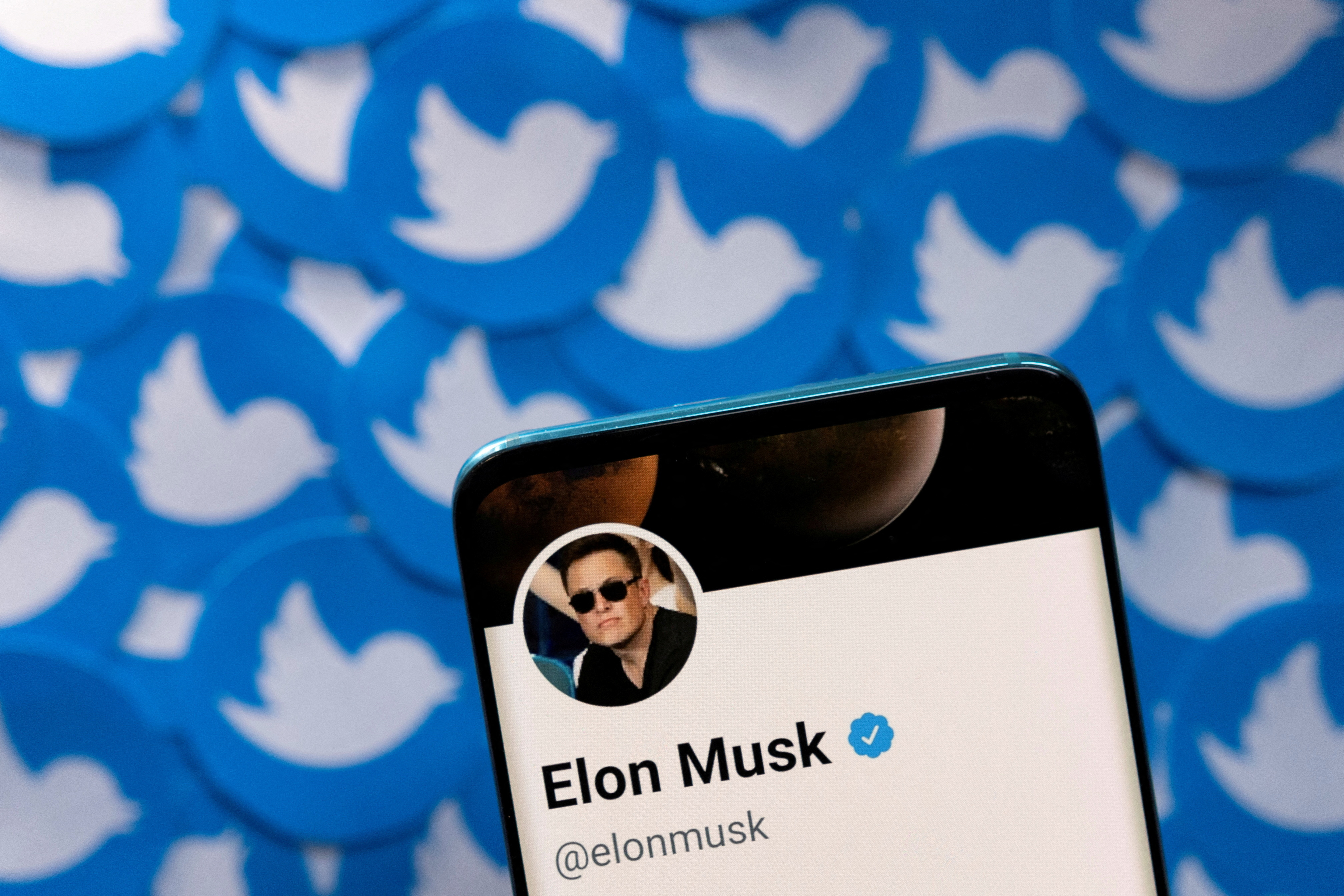 image Twitter shares to be suspended on NYSE as Musk nears takeover