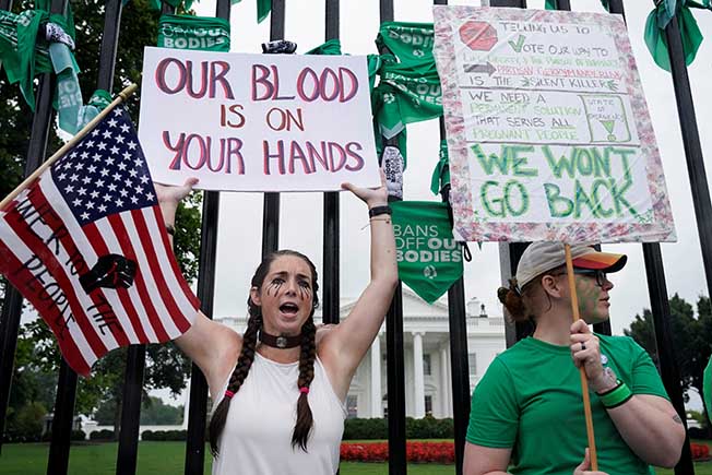 image US students re-think college plans in states with abortion bans