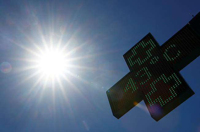 image Health warnings issued as heatwave scorches Europe